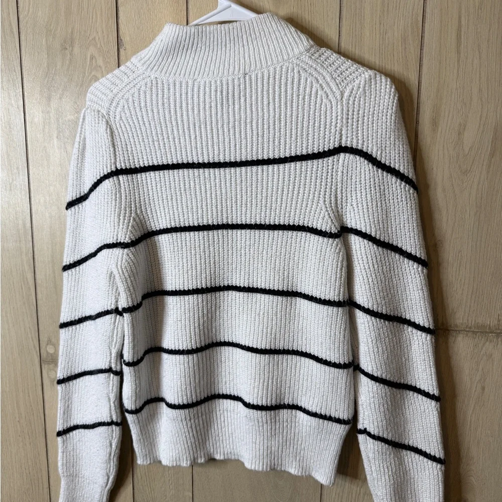 White House Black Market Sweater - Picture 6 of 9
